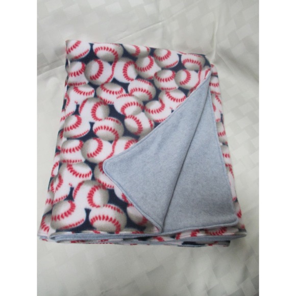 Baseball fleece blanket, nursery blanket, baby blanket, toddler bedding - Picture 2 of 4